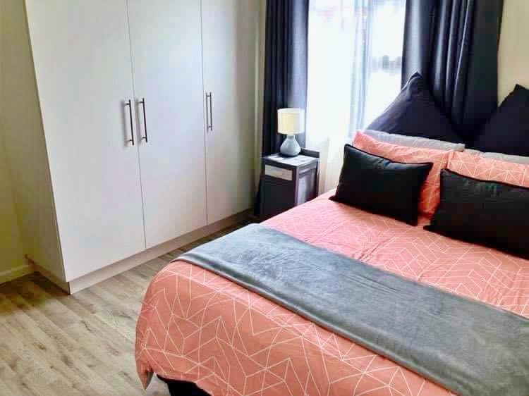 To Let 3 Bedroom Property for Rent in Robberg Ridge Western Cape